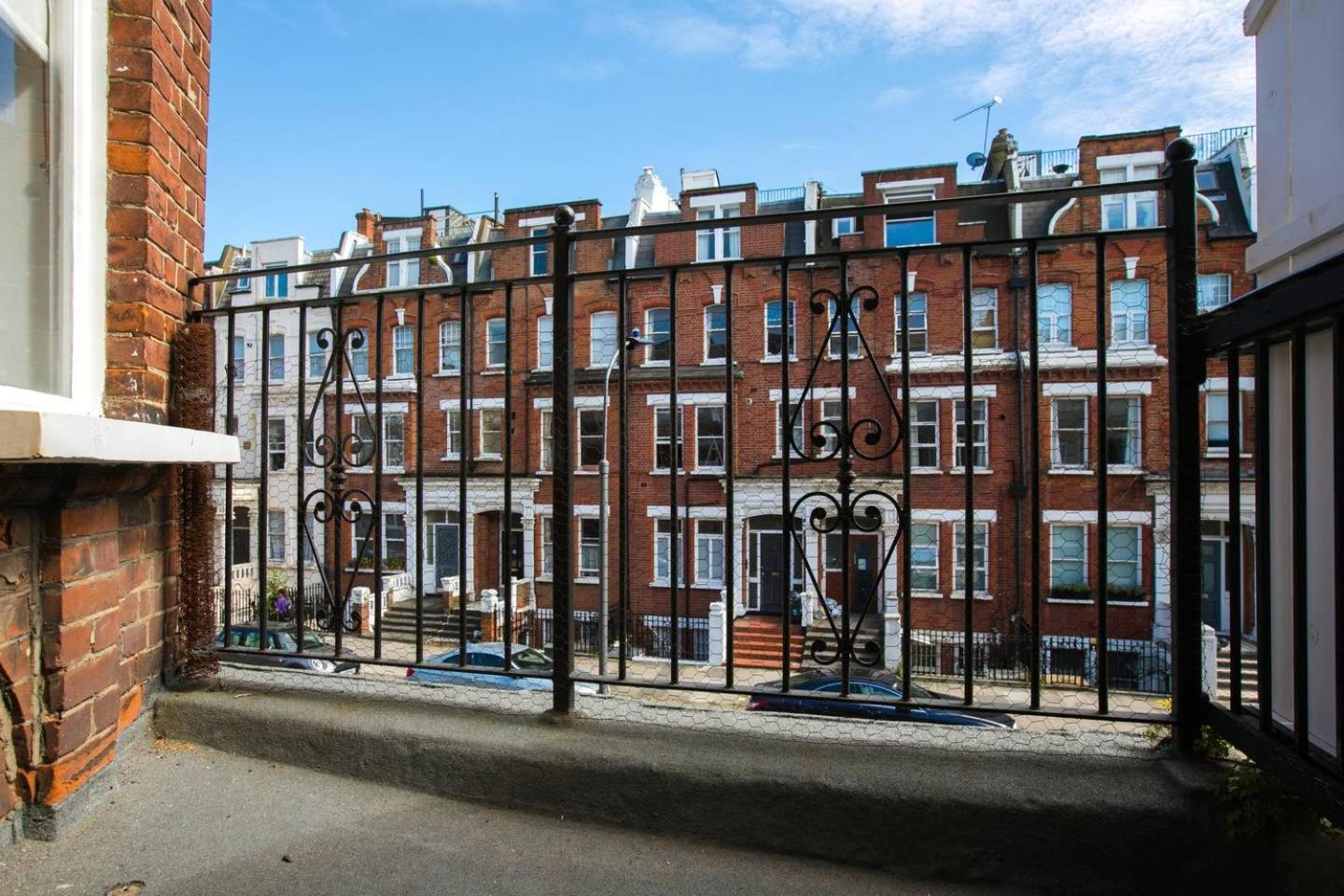 Guestready - West Kensington Home W/Balcony London Ngoại thất bức ảnh
