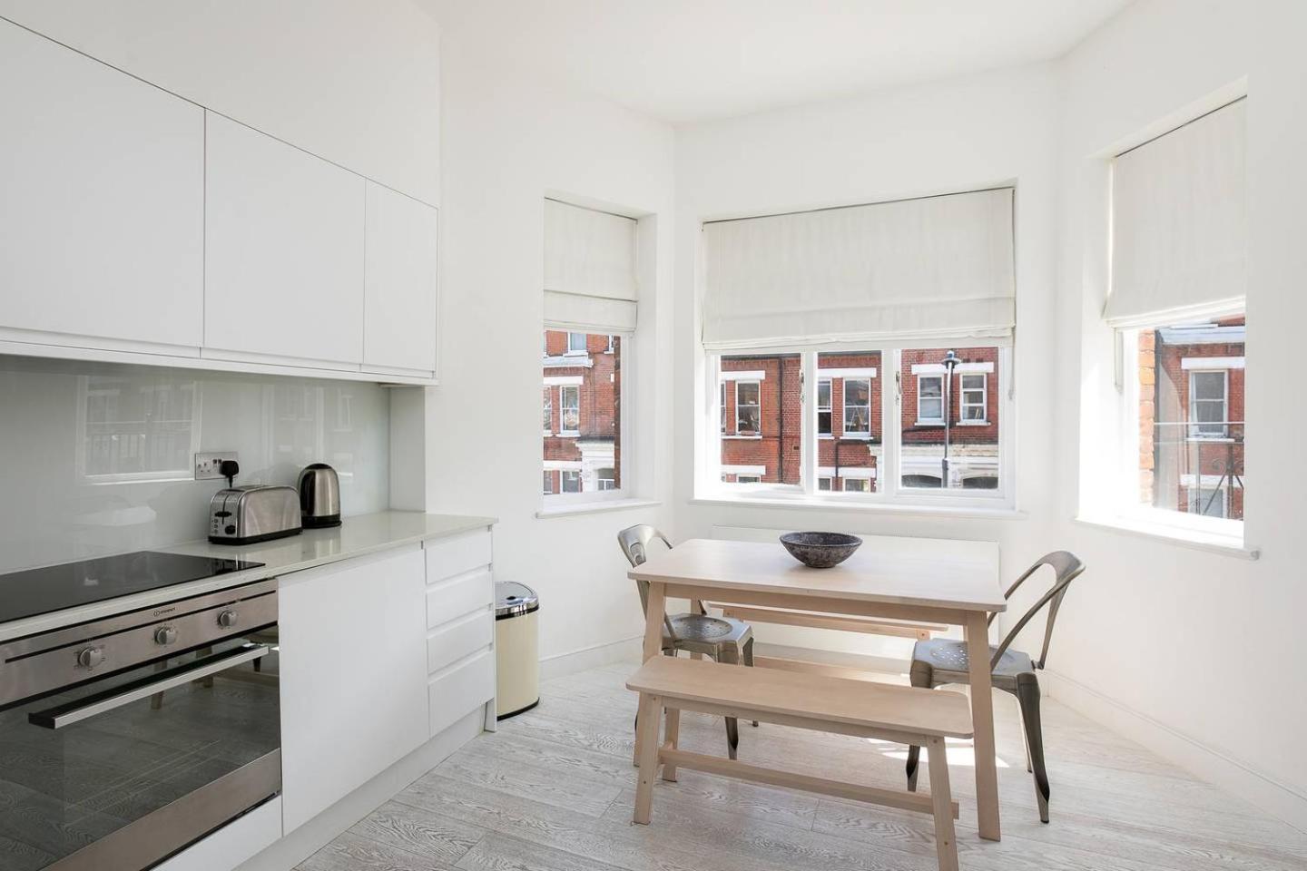 Guestready - West Kensington Home W/Balcony London Ngoại thất bức ảnh